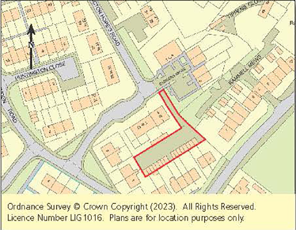 Lot: 45 - LAND AND GARAGES WITH POTENTIAL FOR DEVELOPMENT - 